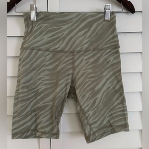 LULULEMON Align Shorts